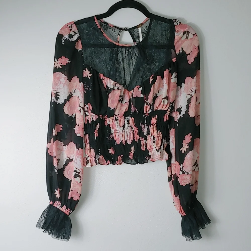 XS Free People Daphne Floral Blouse in Midnight Combo